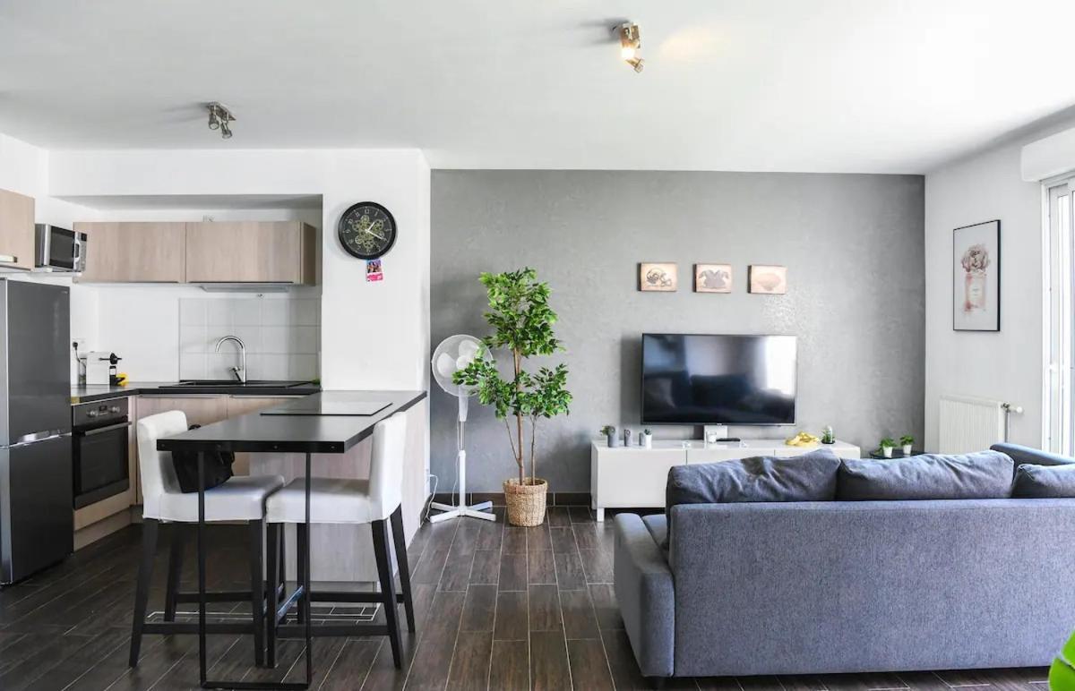 Superbe Appartement Avec Terrasse, Piscine & Parking Prive A Марсель Экстерьер фото
