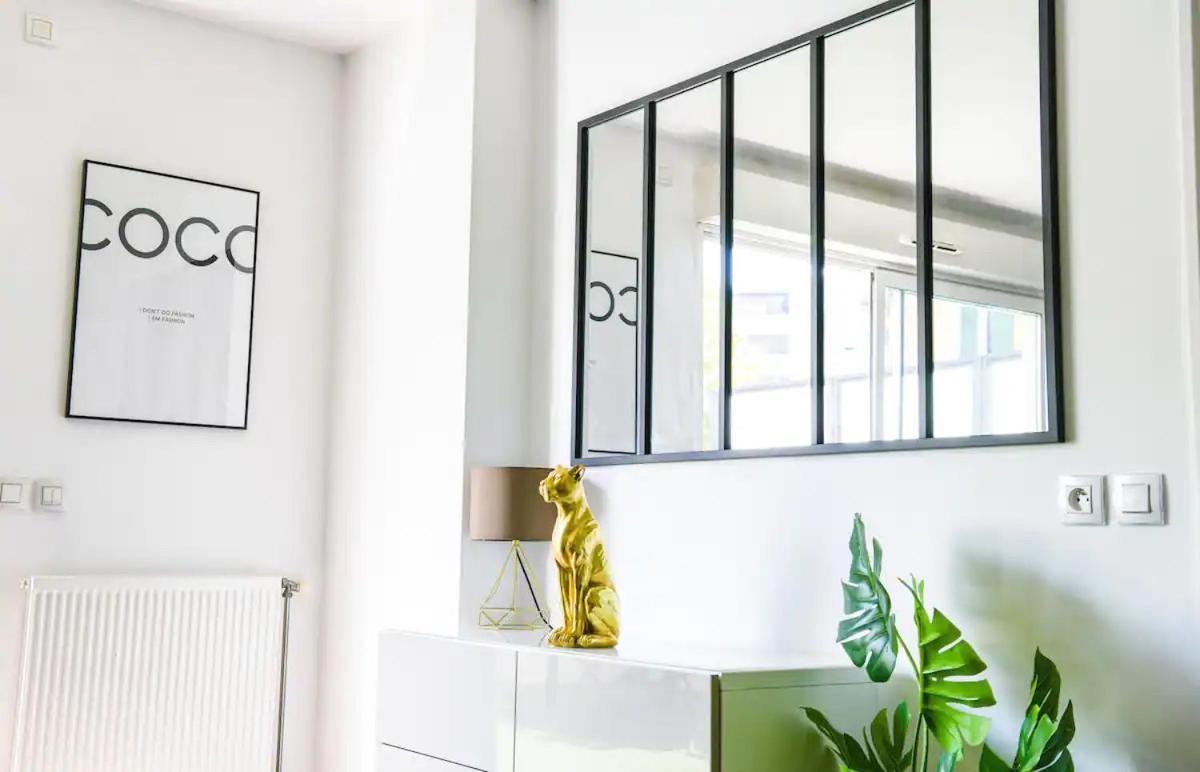 Superbe Appartement Avec Terrasse, Piscine & Parking Prive A Марсель Экстерьер фото