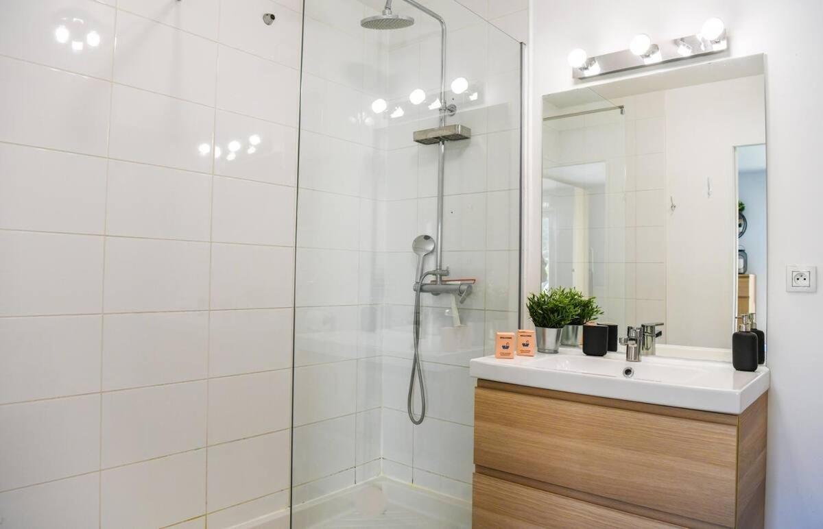 Superbe Appartement Avec Terrasse, Piscine & Parking Prive A Марсель Экстерьер фото